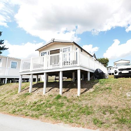 Sea Breeze Cabin Poole Exteriör bild